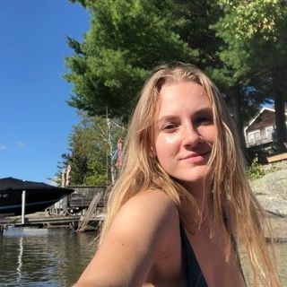 carolineeeeland
